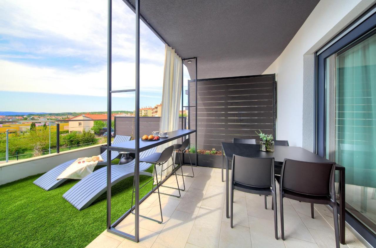 Apartment Diamar With Seaview Krk Town Eksteriør billede