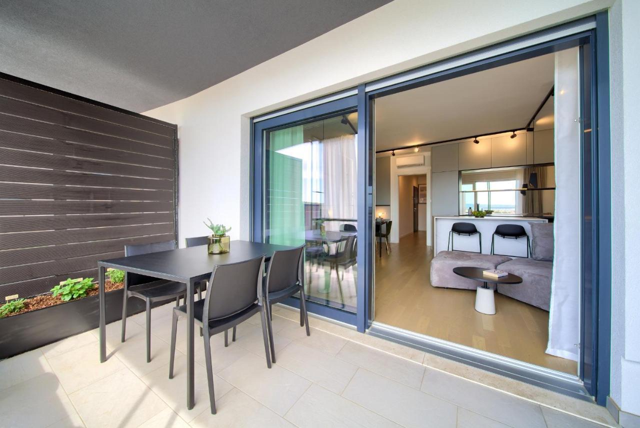 Apartment Diamar With Seaview Krk Town Eksteriør billede